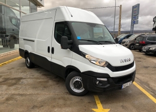 Used Van IVECO Daily 35S13V of 12m3, year 2015, with 125.384km.