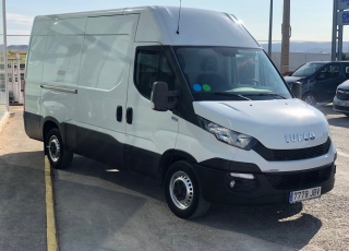 Used Van IVECO Daily 35S13V of 12m3, year 2015, with 172.248km.