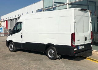 Used Van IVECO Daily 35S13V of 12m3, year 2015, with 172.248km.