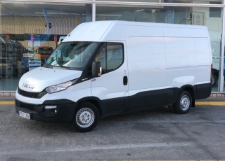Used Van IVECO Daily 35S13V of 12m3, year 2015, with 163.646km.
