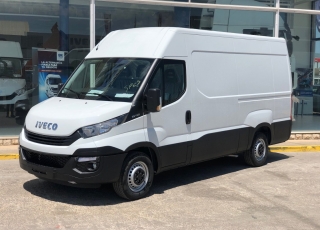 Furgon nueva IVECO 35S14SV 12m3  con el siguiente equipamiento:
- Faros antiniebla.
- Apertura puertas traseras 270º.
- Radio bluetooth. 
- Climatizador.
- Mandos en el volante.
- Cargador USB.