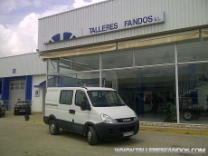 Used van IVECO 35S14SV for 6 people and 7 m3, year 2010.