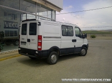 Used van IVECO 35S14SV for 6 people and 7 m3, year 2010.