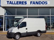 Used Van IVECO Daily 35S14V of 10m3, year 2010 with 129.000km.