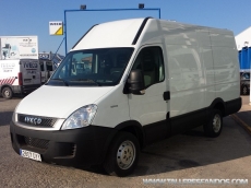 Used Van IVECO Daily 35S14V of 12m3, year 2010, with 96.561km.