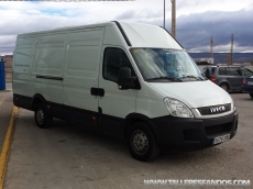 Used Van IVECO Daily 35S14V of 15m3, year 2010, with 126.021km
