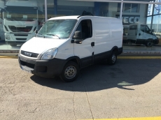 Used Van IVECO Daily 35S14V of 7m3, year 2010 with 152.224km.