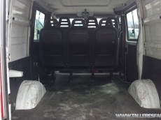 Used van IVECO 35S14SV for 6 people and 7 m3, year 2009.