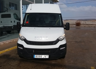 Used Van IVECO Daily 35S14V of 12m3, year 2017, with 31.945km.