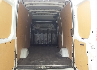 Used Van IVECO Daily 35S14V of 12m3, year 2017, with 31.945km.