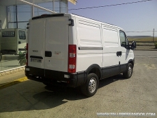 Used van IVECO 35S14V of 7m3, year 2010, 70.987km.