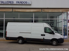 Van IVECO 35S14V of 15m3, with 107.158km, year 2010