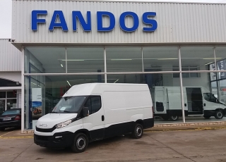 Furgón de ocasión IVECO Daily 35S15V 150cv, de 12m3, del año 2016, con 69.298km, revisada y con 12 meses de garantía de cadena cinemática.