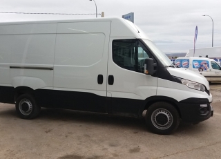 Used Van IVECO Daily 35S15V of 12m3, year 2016, with 69.298km.