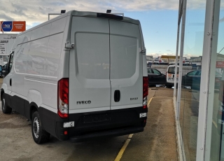Used Van IVECO Daily 35S15V of 12m3, year 2016, with 70.814km.