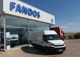 Used Van IVECO Daily 35S15V of 16m3, year 2015, with 76.708km.