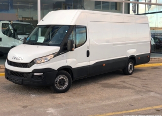 Used Van IVECO Daily 35S15V of 16m3, year 2015, with 97.306km.
