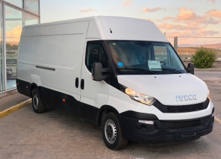 Used Van IVECO Daily 35S15V of 16m3, year 2015, with 94.635km.