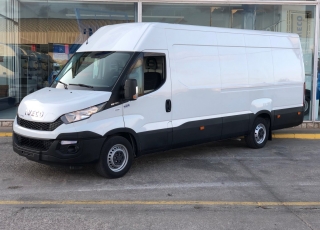 Used Van IVECO Daily 35S15V of 16m3, year 2015, with 120.980km.