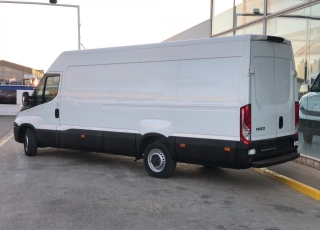 Used Van IVECO Daily 35S15V of 16m3, year 2015, with 129.529km.