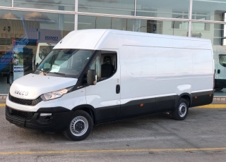 Used Van IVECO Daily 35S15V of 16m3, year 2015, with 122.000km.