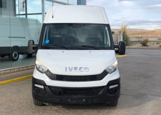 Furgón de ocasión IVECO Daily 35S15V , 150cv de 16m3, del año 2015, con 108.081km, con climatizador, radio cd, elevalunas eléctricos, zona de carga protegida en el suelo y paredes.
Con garantía de 12 meses de cadena cinemática.