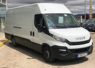 Used Van IVECO Daily 35S15V of 16m3, year 2015, with 106.700km.