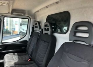 Used Van IVECO Daily 35S15V of 16m3, year 2015, with 106.700km.
