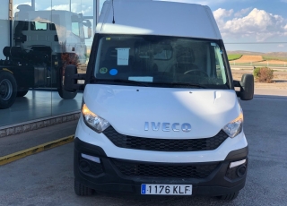 Used Van IVECO Daily 35S15V of 16m3, year 2015, with 184.130km.