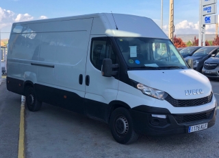Used Van IVECO Daily 35S15V of 16m3, year 2015, with 184.130km.