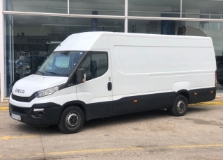 Used Van IVECO Daily 35S15V of 16m3, year 2015, with 187.497km.