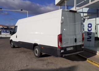 Used Van IVECO Daily 35S15V of 16m3, year 2015, with 125.312km.