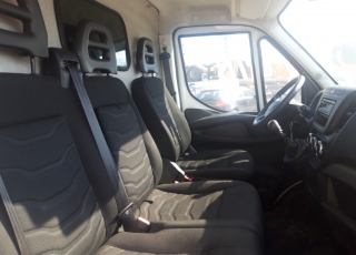 Used Van IVECO Daily 35S15V of 16m3, year 2015, with 167.945km.