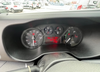 Furgoneta de ocasión, 
IVECO Daily,
Modelo  35S15V de 16m3,
Año 2015 con 207.792km.  Precio 14.900€ reacondicionada, sin garantía.