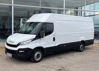 Furgoneta de ocasión, 
IVECO Daily,
Modelo  35S15V de 16m3,
Año 2015 con 207.792km.

Precio 14.900€ reacondicionada, sin garantía.