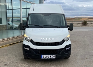 Furgoneta de ocasión, 
IVECO Daily,
Modelo  35S15V de 16m3,
Año 2015 con 207.792km.  Precio 14.900€ reacondicionada, sin garantía.