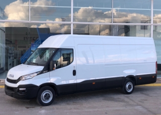 Furgón de ocasión IVECO Daily 35S15V , 150cv de 16m3, del año 2015, con 107.177km, con climatizador, radio cd, elevalunas eléctricos, zona de carga protegida en el suelo y paredes.
Con garantía de 12 meses de cadena