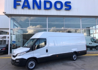 Furgón de ocasión IVECO Daily 35S15V , 150cv de 16m3, del año 2015, con 107.177km, con climatizador, radio cd, elevalunas eléctricos, zona de carga protegida en el suelo y paredes.
Con garantía de 12 meses de cadena