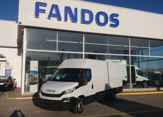 Used Van IVECO Daily 35S15V of 16m3, year 2015, with 101.955km.
