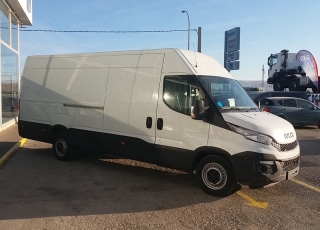 Used Van IVECO Daily 35S15V of 16m3, year 2015, with 101.955km.