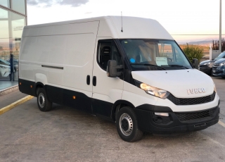 Used Van IVECO Daily 35S15V of 16m3, year 2015, with 108.450km.