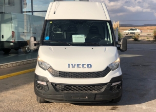 Used Van IVECO Daily 35S15V of 16m3, year 2015, with 96.840km.