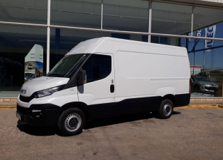 Used Van IVECO Daily 35S15V of 12m3, year 2015, with 143.400km.