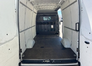 Furgoneta nueva, 
IVECO ,
Modelo  35S16 de 12m3, 160cv
Con cambio manual 6 velocidades.  vehiculo con tan solo 75072KM
dispone de 1 año de garantia oficial