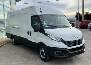 Furgoneta nueva, 
IVECO ,
Modelo  35S16 de 16m3, 160cv
Con cambio manual 6 velocidades.