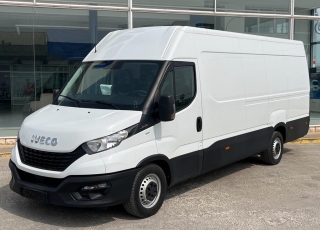 Furgoneta nueva, 
IVECO ,
Modelo  35S16 de 16m3, 160cv
Con cambio manual 6 velocidades.  vehiculo con tan solo 123078
dispone de 1 año de garantia oficial
