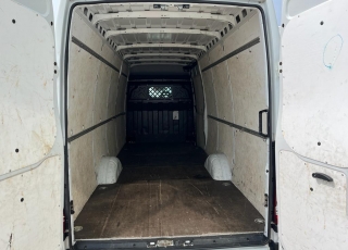 Furgoneta nueva, 
IVECO ,
Modelo  35S16 de 16m3, 160cv
Con cambio manual 6 velocidades.  vehiculo con tan solo 123078
dispone de 1 año de garantia oficial