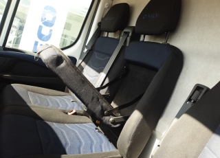 Furgoneta de ocasión, 
IVECO Daily,
Modelo  35S16A8V de 12m3,
Año 2017 con 200.652km.  Precio 18.600€ reacondicionada, sin garantía.