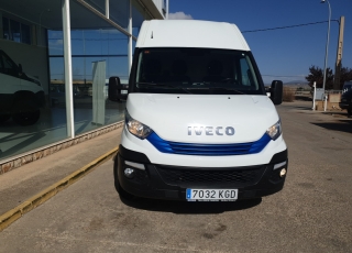 Furgoneta de ocasión, 
IVECO Daily,
Modelo  35S16A8V de 12m3,
Año 2017 con 200.652km.  Precio 18.600€ reacondicionada, sin garantía.