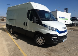Furgoneta de ocasión, 
IVECO Daily,
Modelo  35S16A8V de 12m3,
Año 2017 con 200.652km.  Precio 18.600€ reacondicionada, sin garantía.